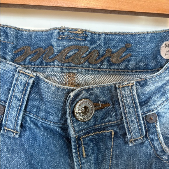 Mavi Blue Jeans. Mid rise straight leg. Size 31/32 - Picture 2 of 7